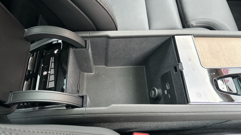 Volvo XC90 2.0 B5P Plus Dark 5dr AWD Geartronic Petrol Estate